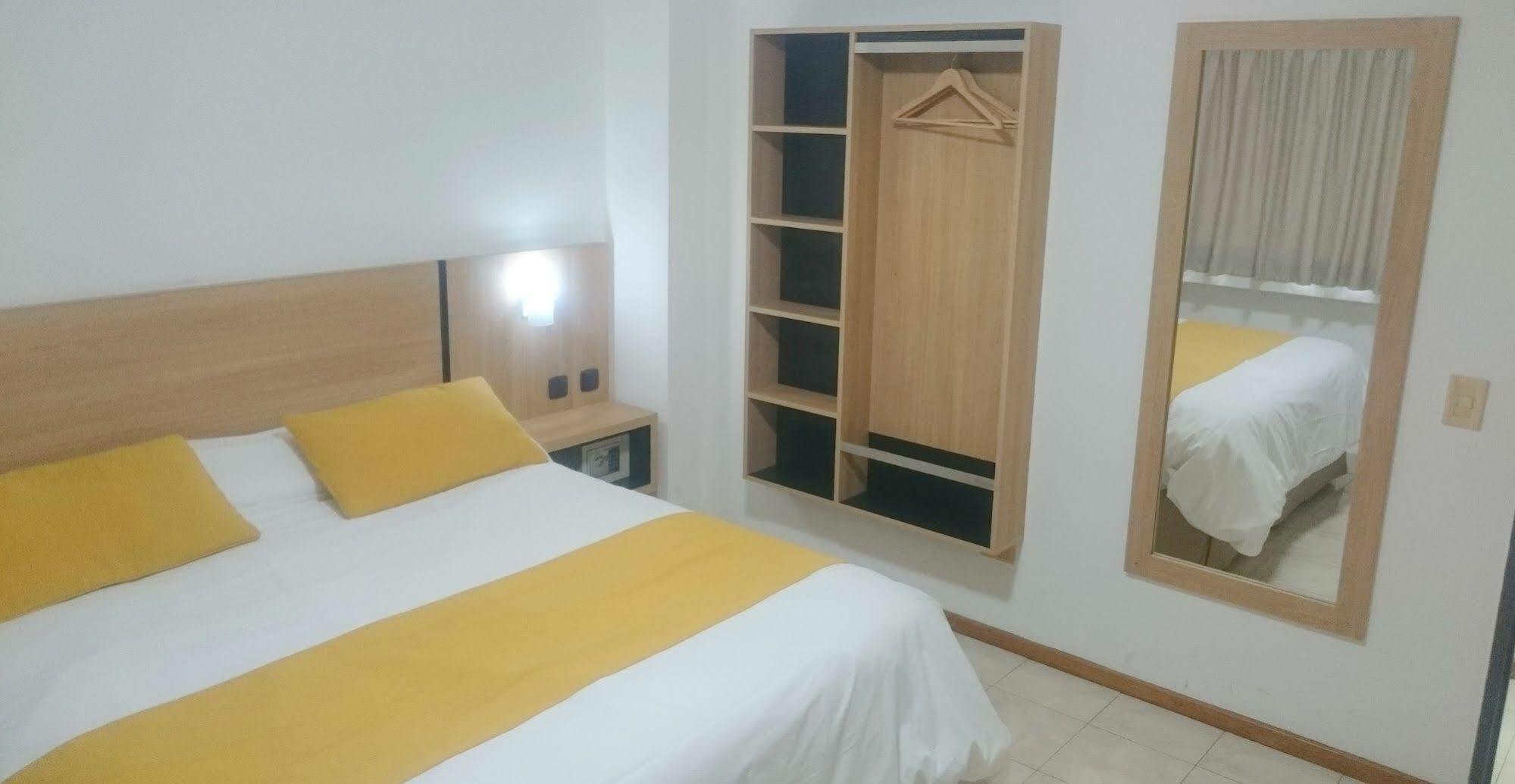 Premium Mendoza Apart Hotel Екстериор снимка